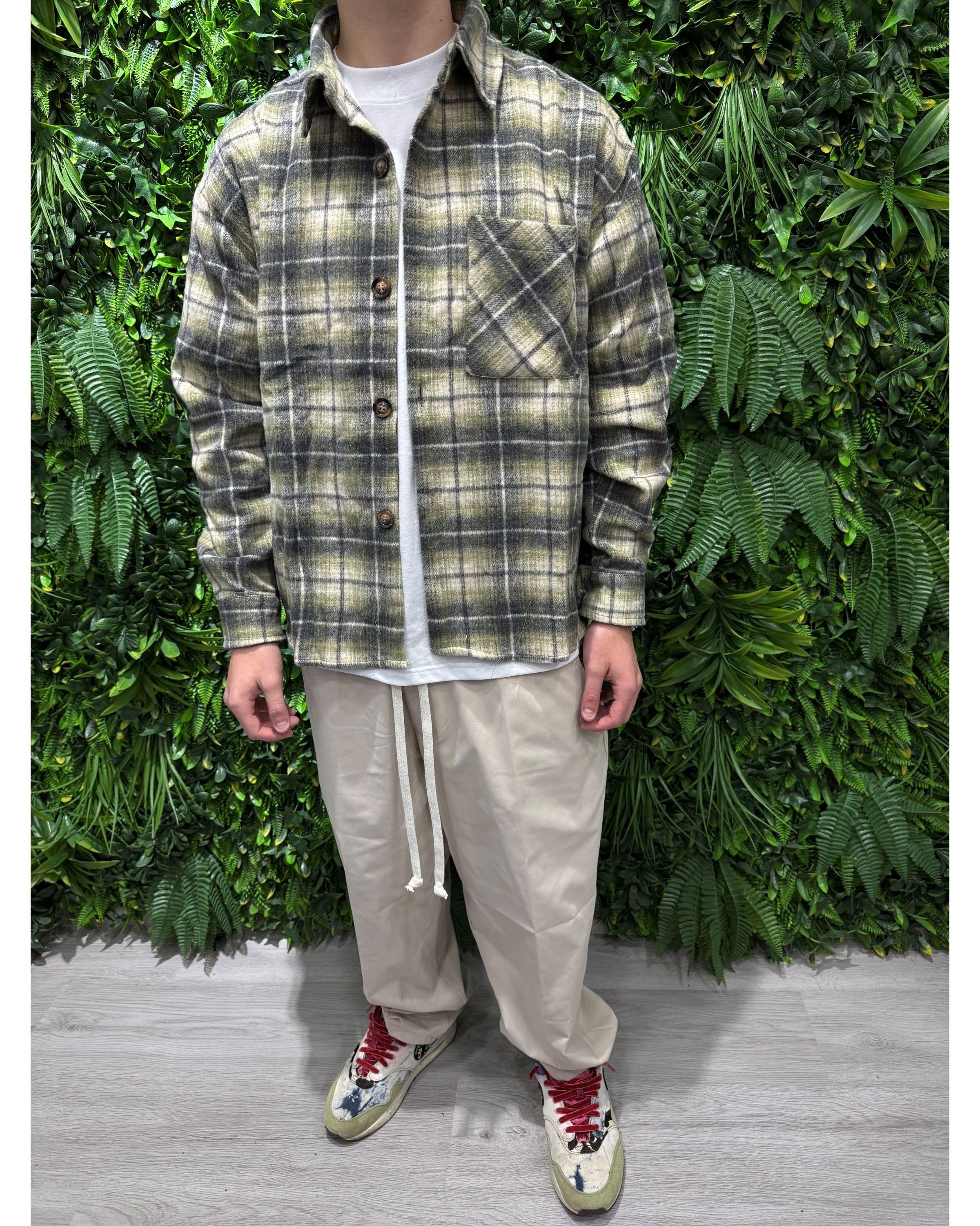 Pantalaccio over beige