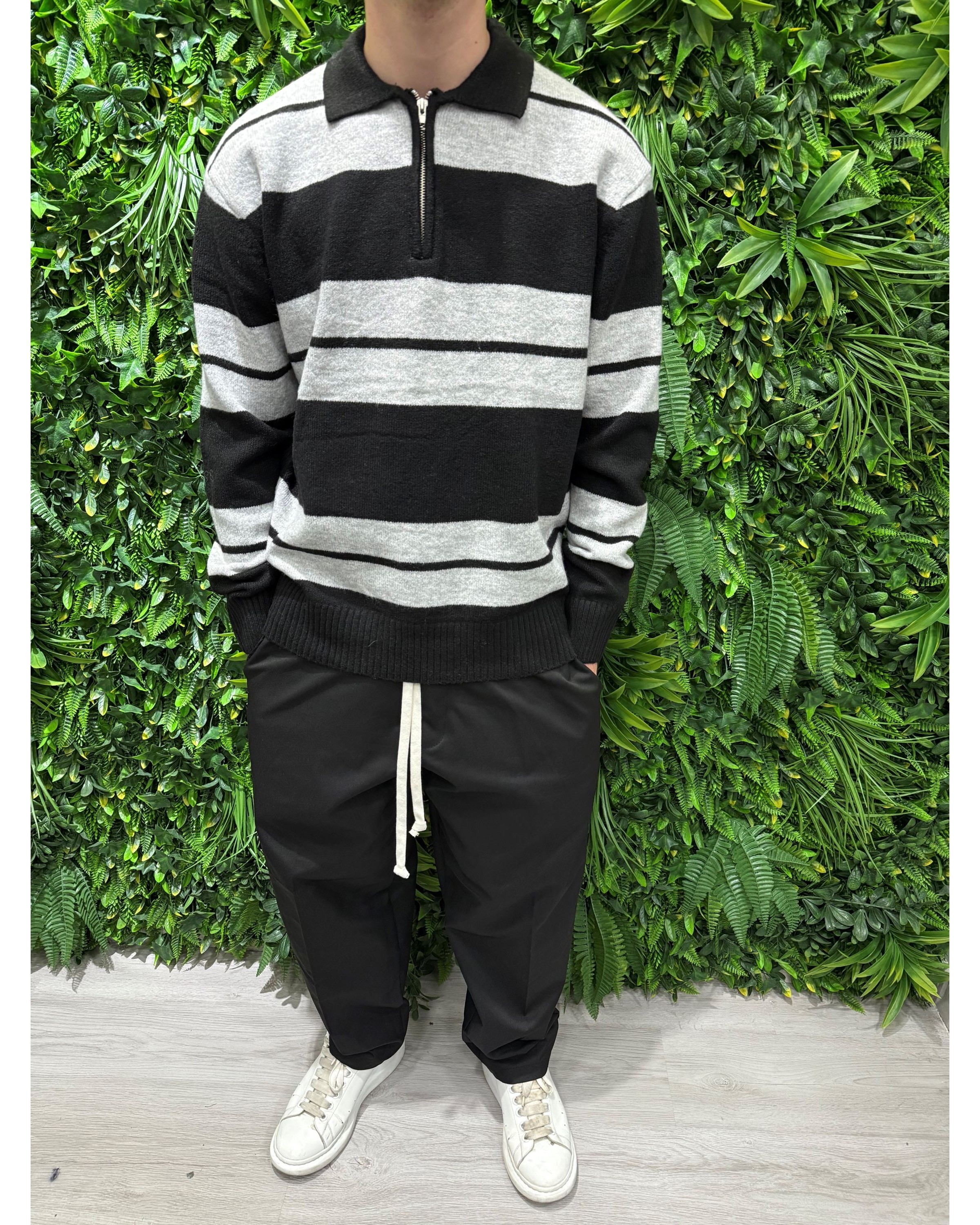 Maglione a righe grigio