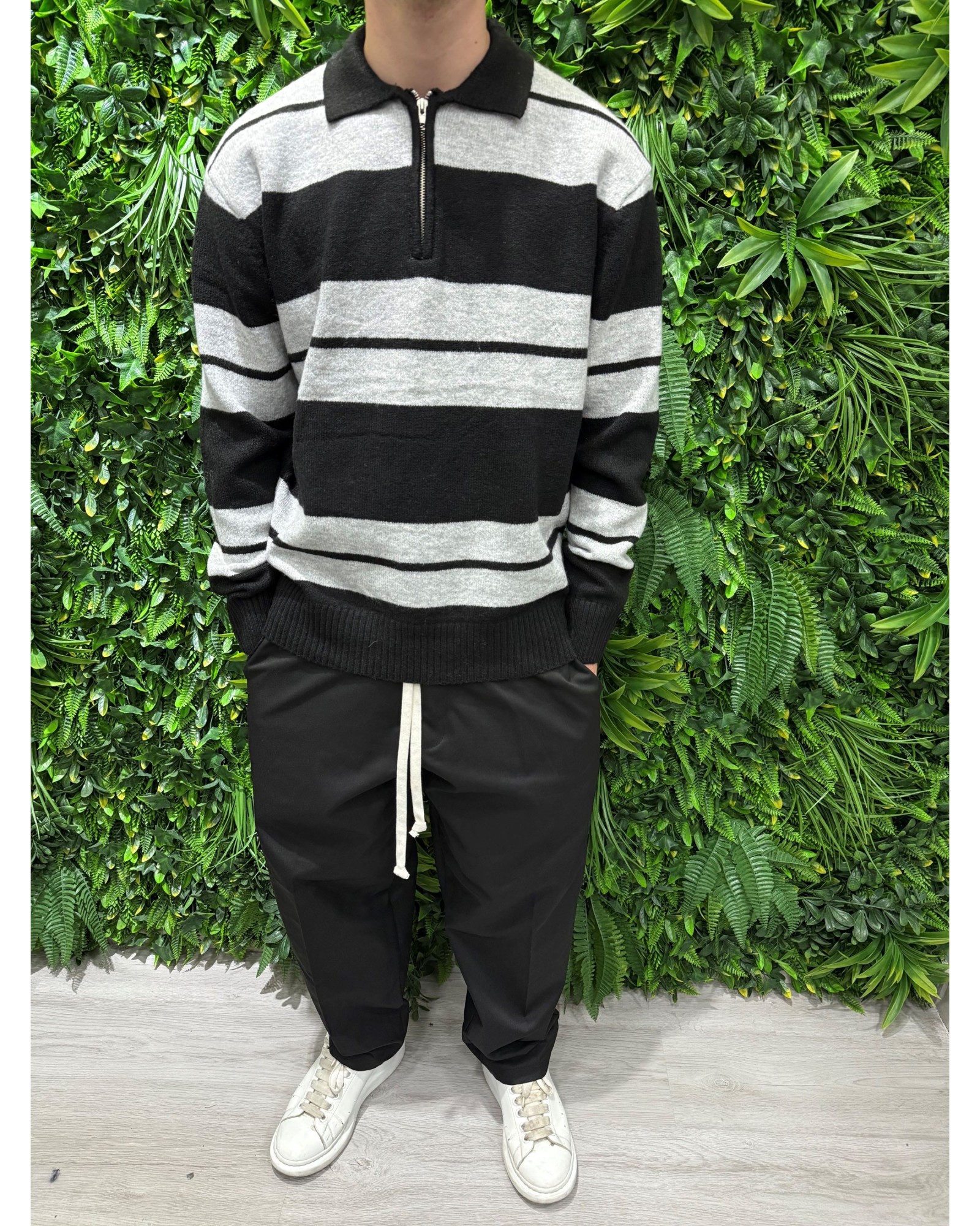 Maglione a righe grigio