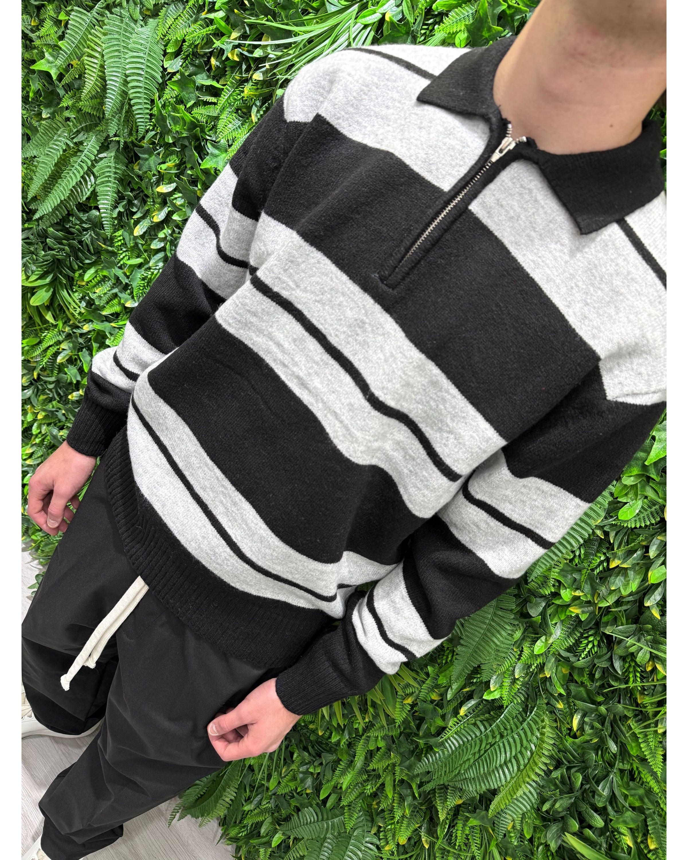 Maglione a righe grigio