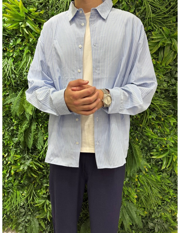 Camicia over a righe celeste