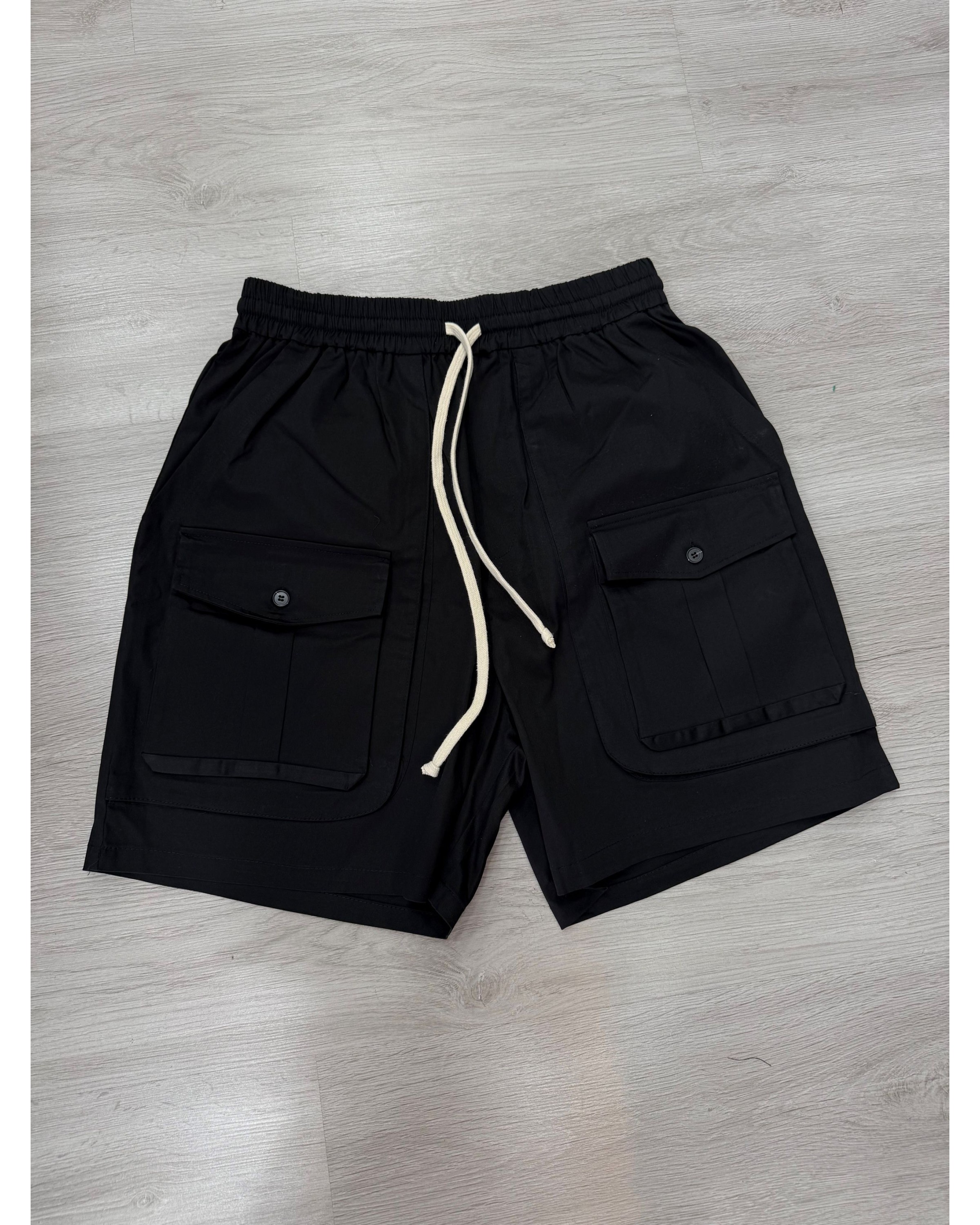 Pantaloncino nero cargo front over