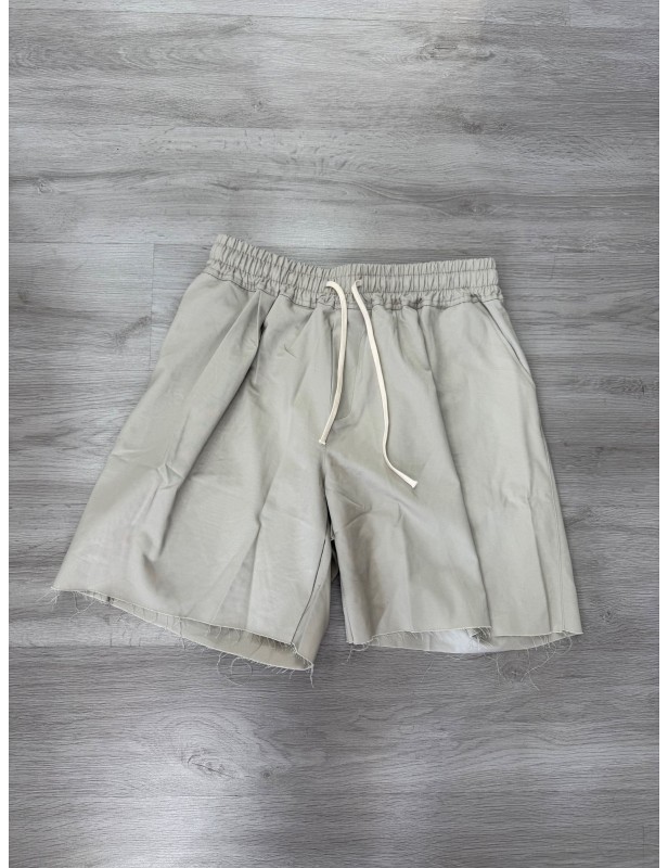 Pantaloncino taglio vivo over beige